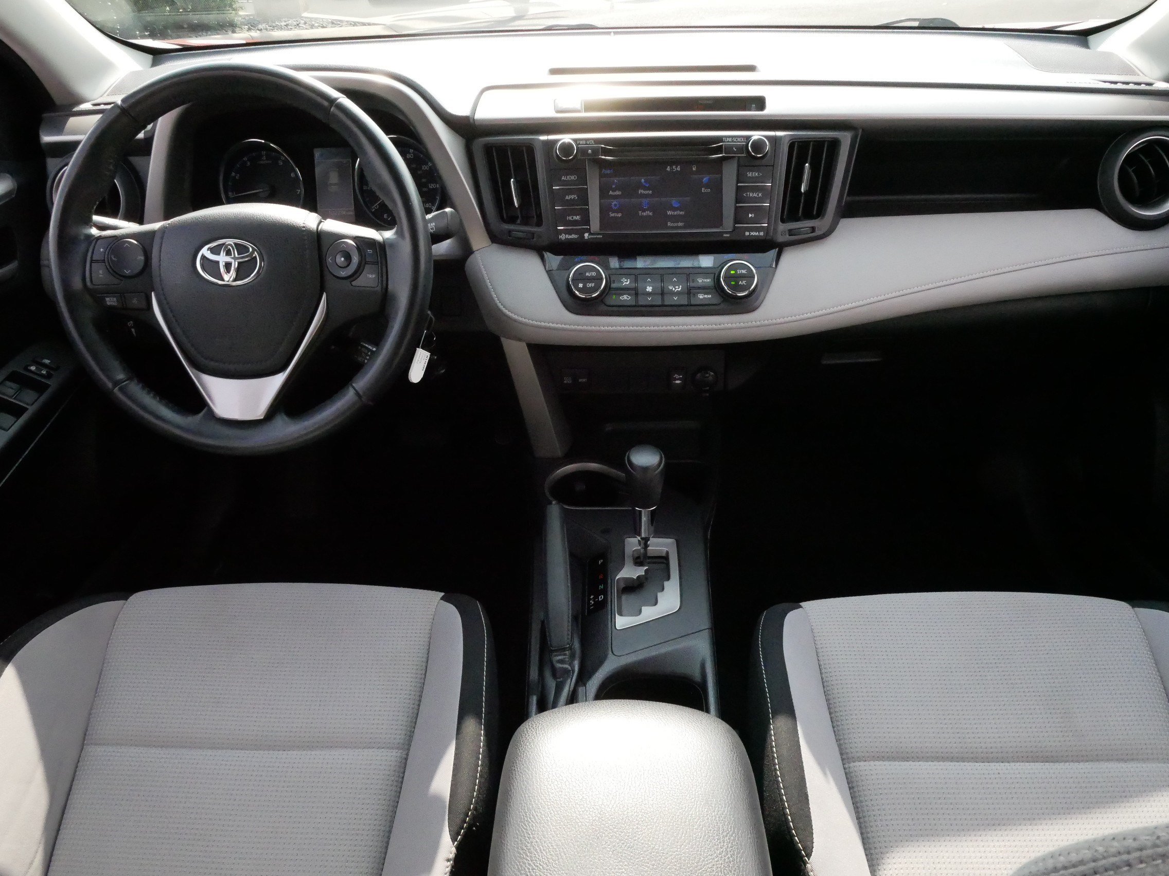 Used 2016 Toyota RAV4 XLE AWD/4WD image 10