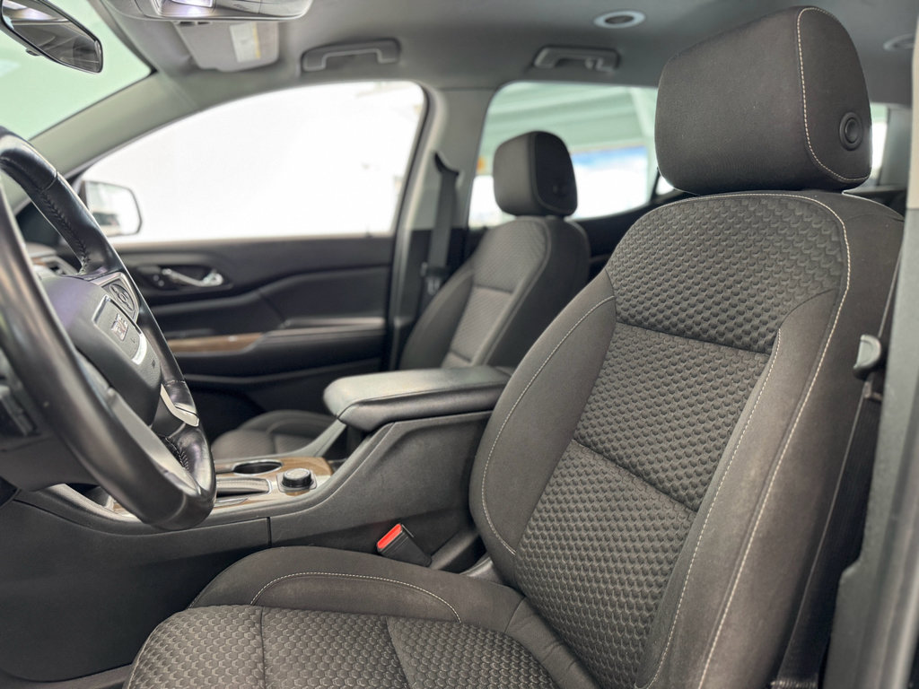 Used 2017 GMC Acadia SLE image 13