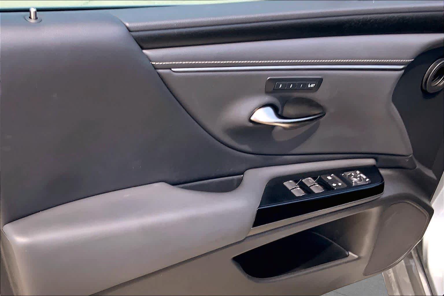 Used 2022 Lexus ES 350 w/ Premium Package FWD image 21