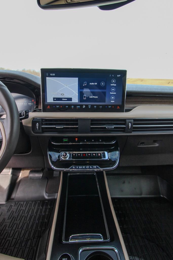 Used 2023 Lincoln Corsair Reserve AWD/4WD image 27