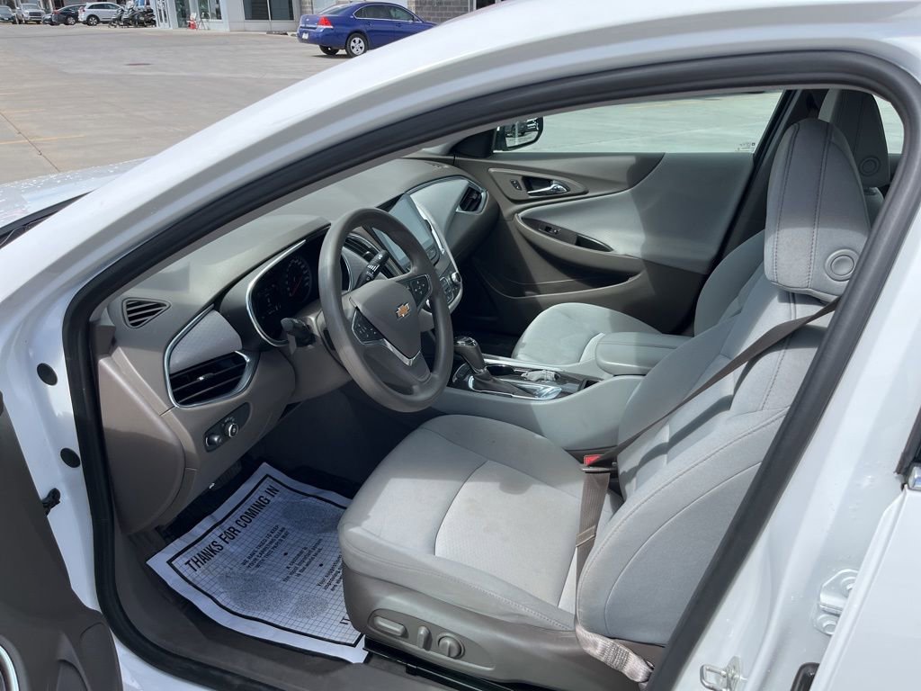 Used 2020 Chevrolet Malibu LT w/ Fleet LT Safety Plus Package image 12