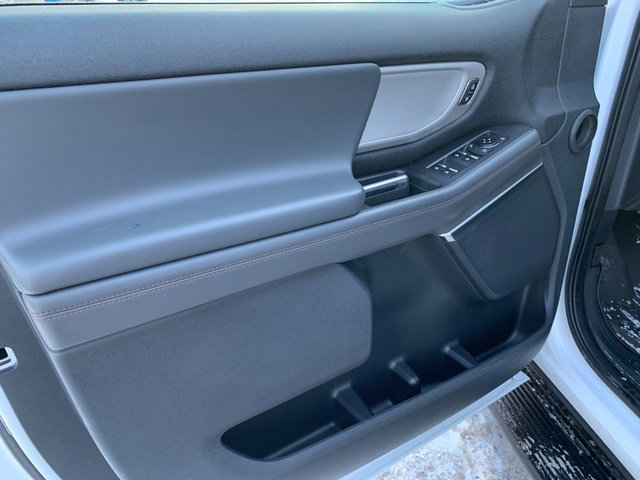 Used 2025 Ford Expedition Active image 24