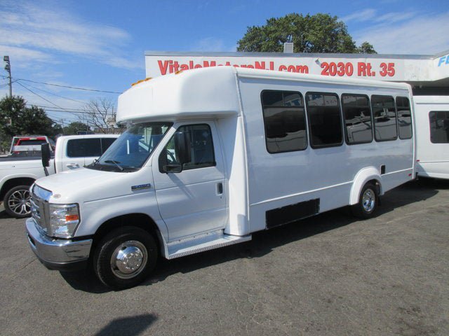 Used 2019 Ford E-450 and Econoline 450 Super Duty w/ Shuttle Bus Prep Package RWD image 4