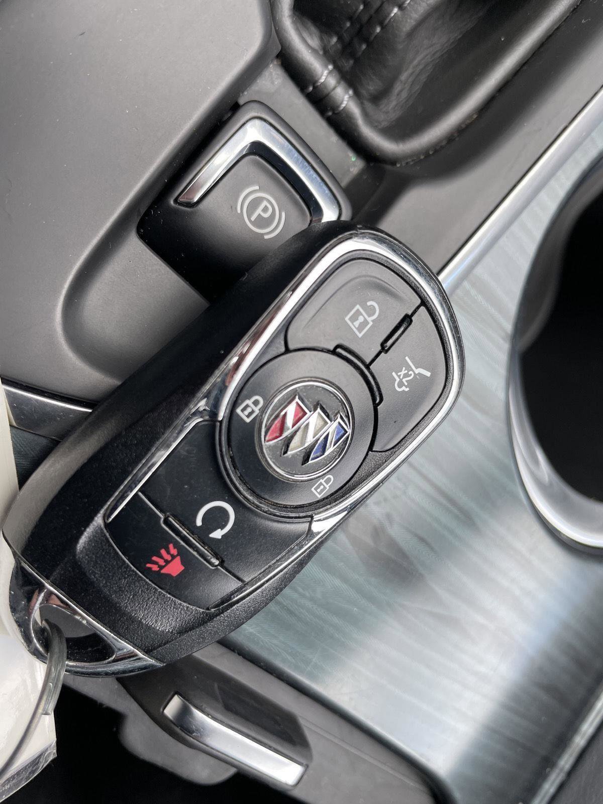 Used 2020 Buick Envision Essence w/ LPO, Interior Luxury Package image 33