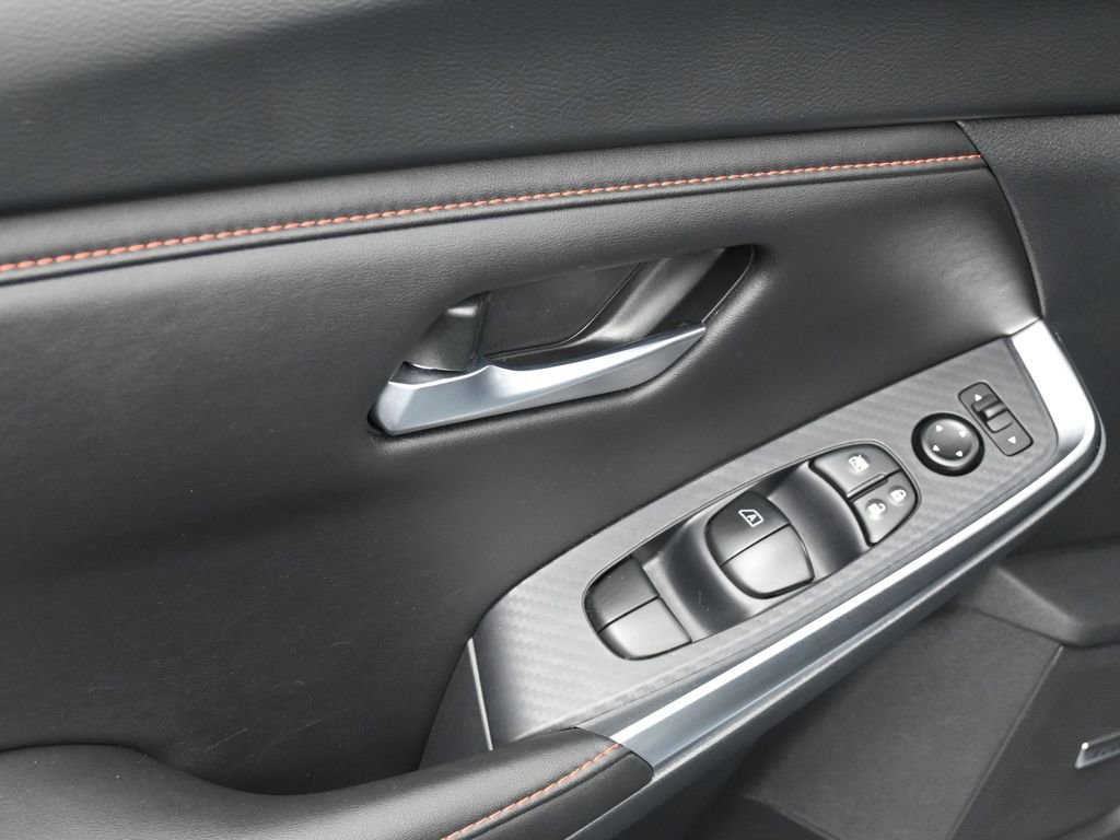 Used 2024 Nissan Sentra SR w/ SR Premium Package image 16