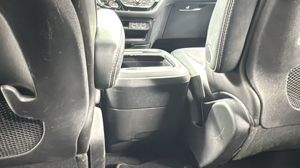 Used 2024 Chrysler Pacifica Select image 43
