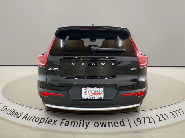 Used 2025 Volvo XC40 B5 Plus AWD/4WD image 5