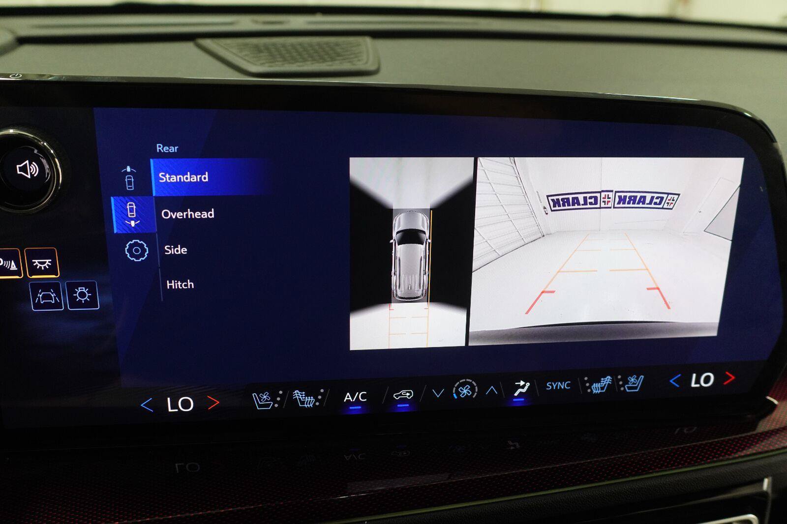 Used 2026 Chevrolet Traverse RS FWD image 15