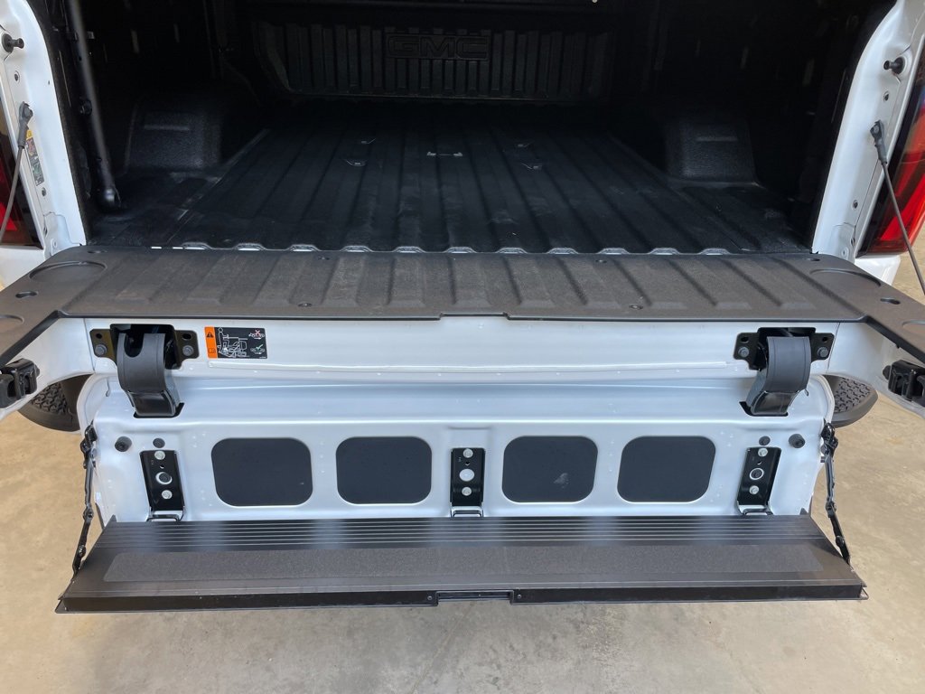 Used 2025 GMC Sierra 2500 Denali w/ Denali Reserve Package image 9