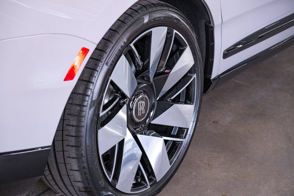 Used 2026 Rolls-Royce Cullinan AWD/4WD image 12