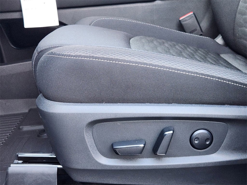 New 2025 Nissan Pathfinder SV image 18