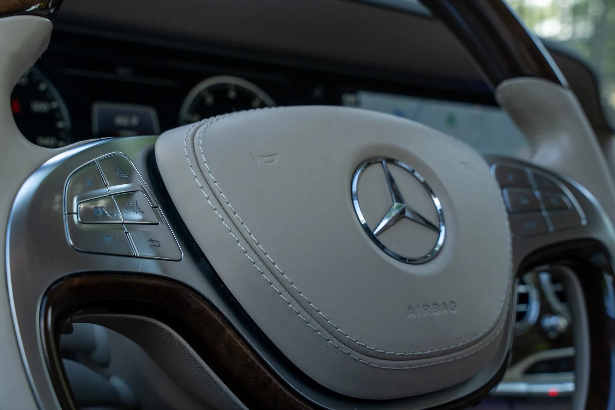 Used 2017 Mercedes-Benz S 550 4MATIC Sedan image 27