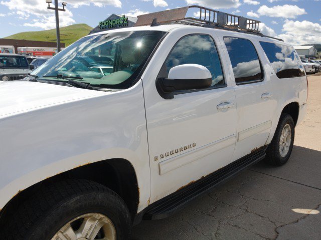 Used 2009 Chevrolet Suburban LT w/ Luxury Package AWD/4WD image 7