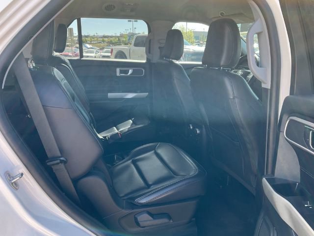 Used 2021 Ford Explorer XLT w/ Equipment Group 202A AWD/4WD image 8