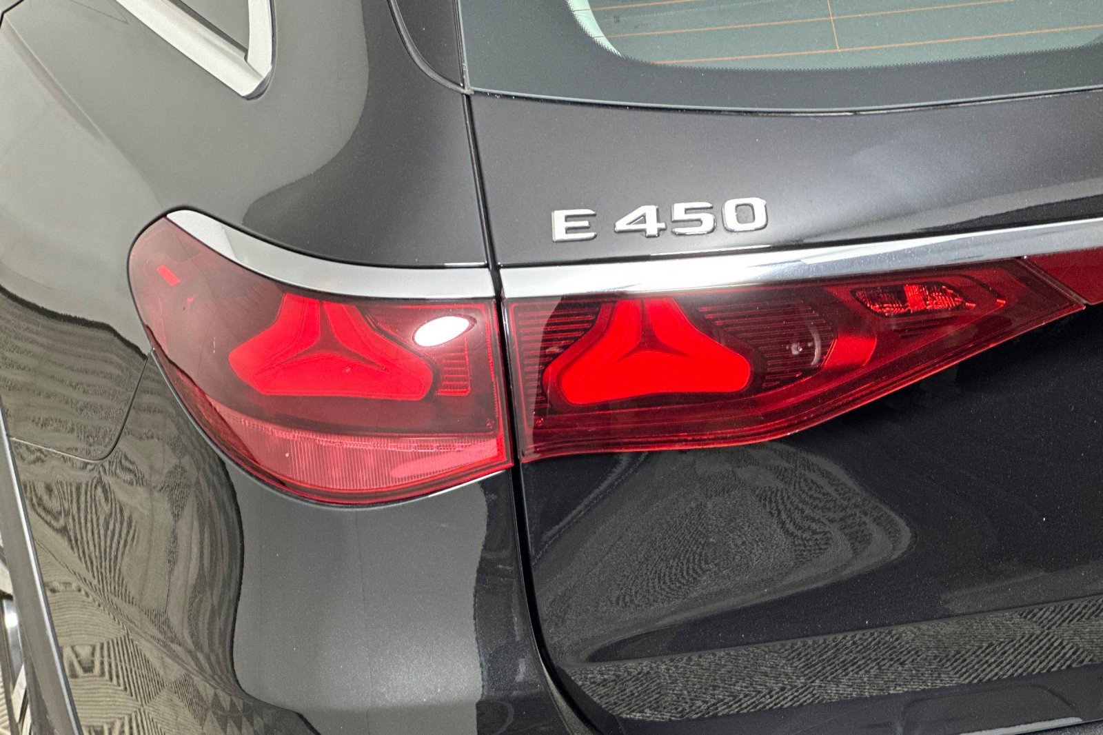 Used 2025 Mercedes-Benz E 450 4MATIC All-Terrain Wagon image 27