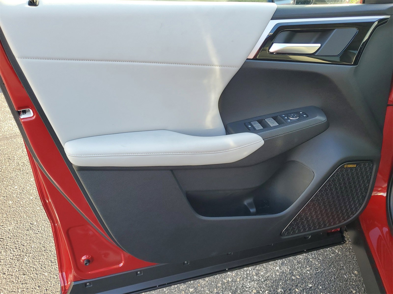 New 2025 Mitsubishi Outlander SE image 8