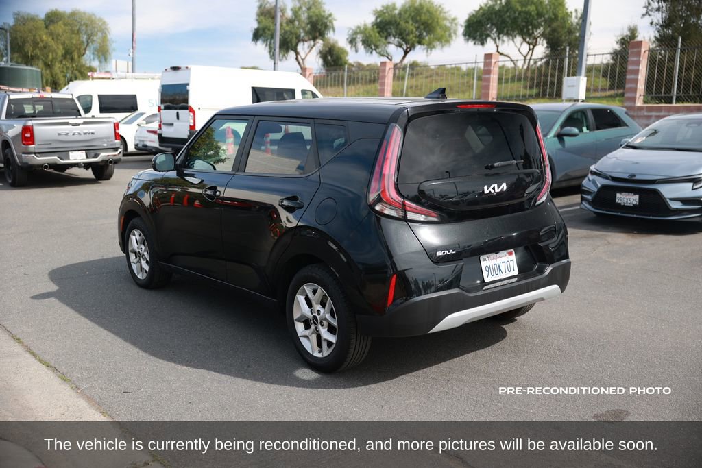 Used 2023 Kia Soul LX w/ LX Technology Package image 3