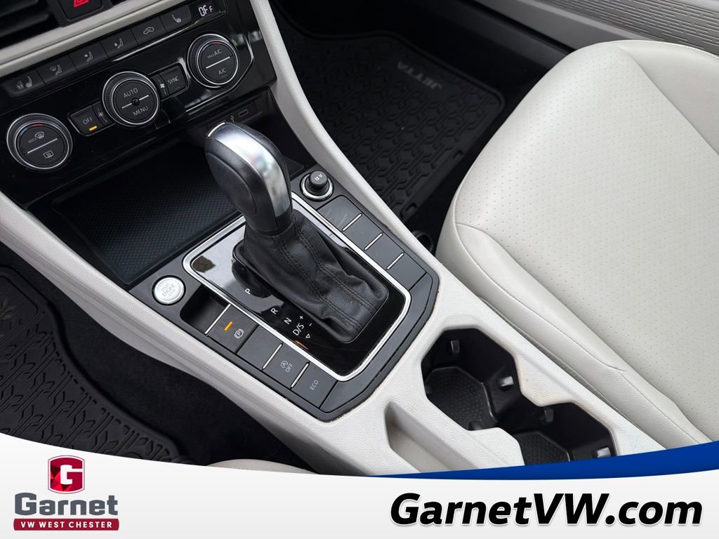 Used 2020 Volkswagen Jetta SE w/ SE Cold Weather Package image 23