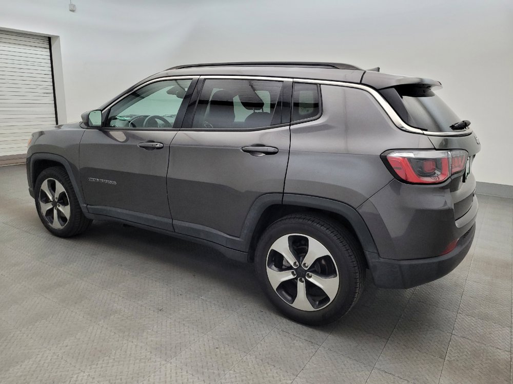 Used 2018 Jeep Compass Latitude w/ Popular Equipment Group FWD image 3