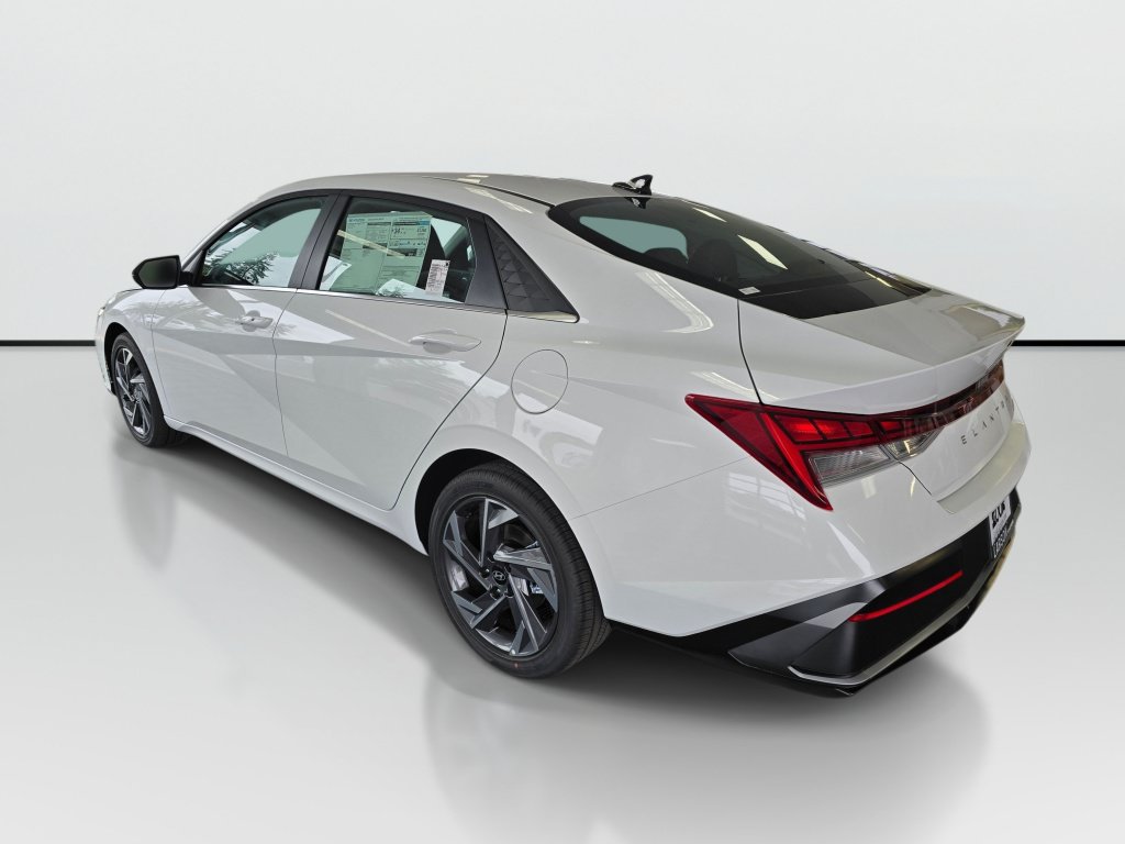New 2026 Hyundai Elantra Limited FWD image 5