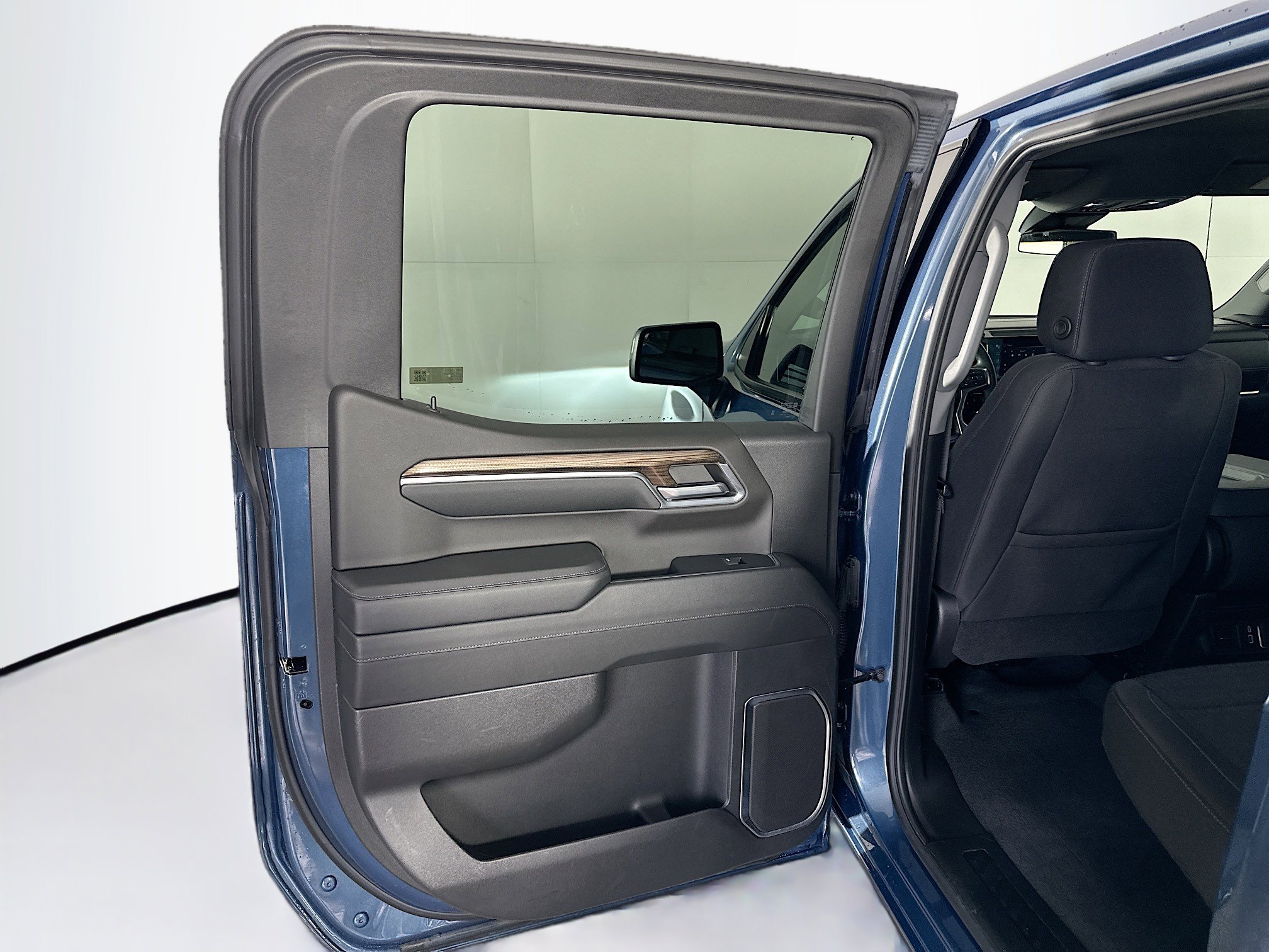 Used 2024 Chevrolet Silverado 1500 LT image 25