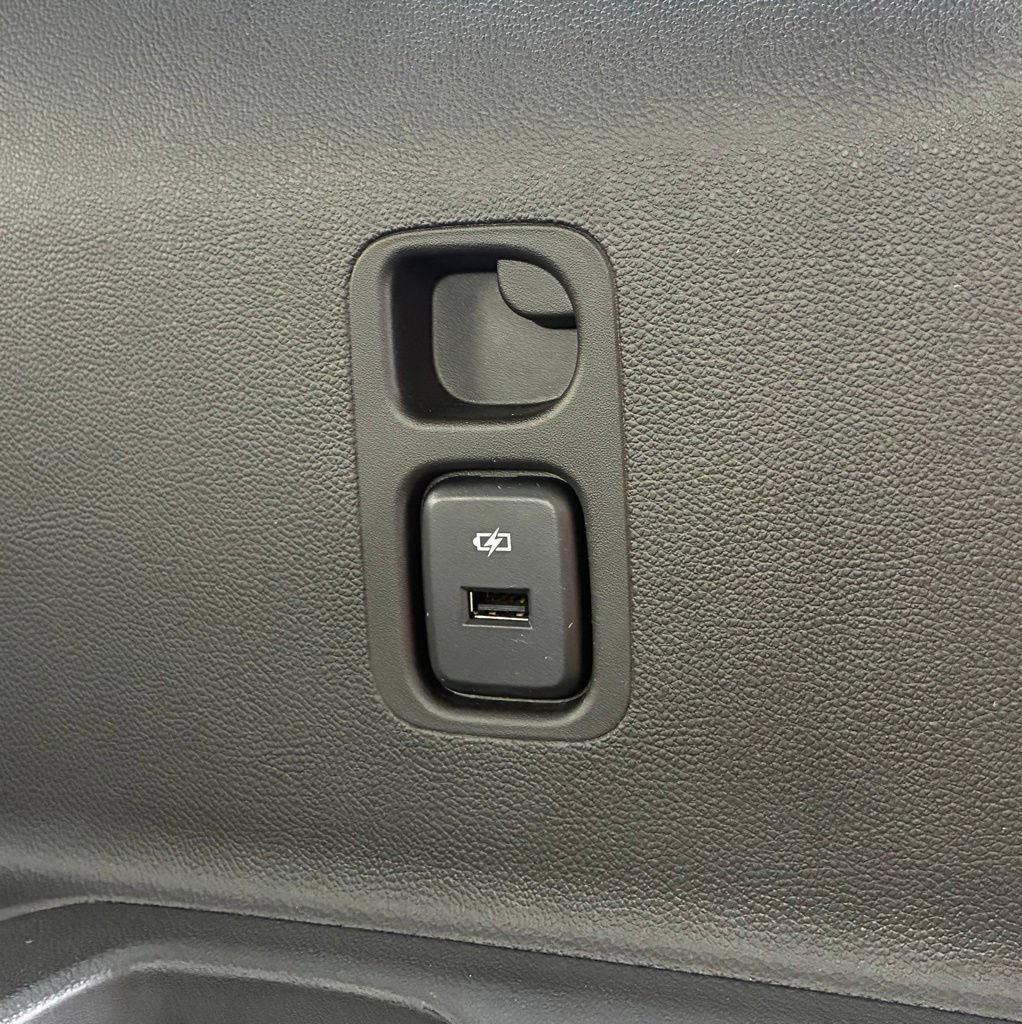 Used 2023 Buick Enclave Essence AWD/4WD image 42