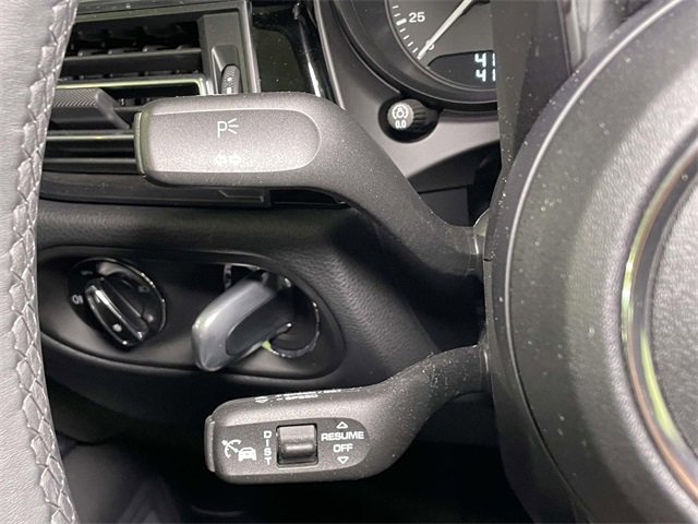 Certified 2025 Porsche Macan image 43
