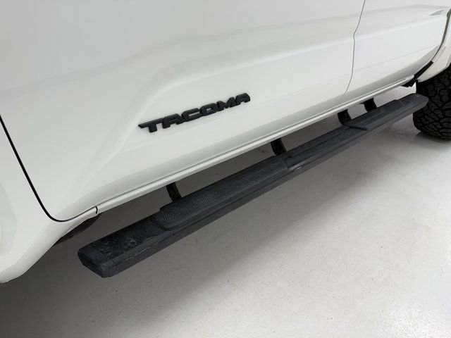 Used 2024 Toyota Tacoma SR5 AWD/4WD image 8