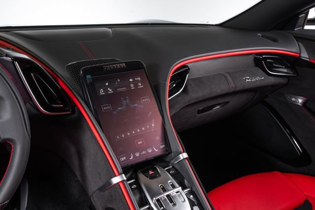 Used 2025 Ferrari Roma Spider RWD image 30