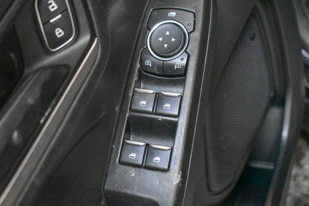 Used 2022 Ford Escape SE w/ SE Sport Appearance Package image 20