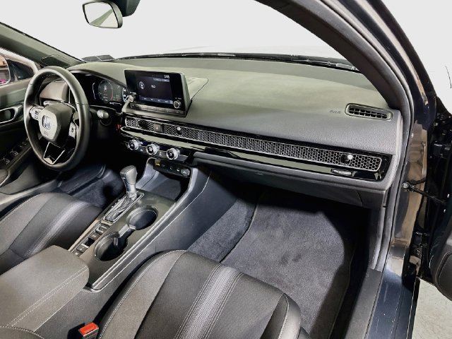 Used 2025 Honda Civic Sport image 15