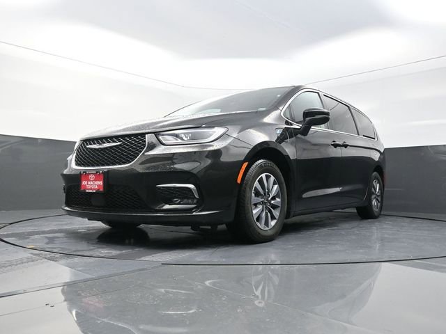 Used 2023 Chrysler Pacifica Touring-L FWD image 32