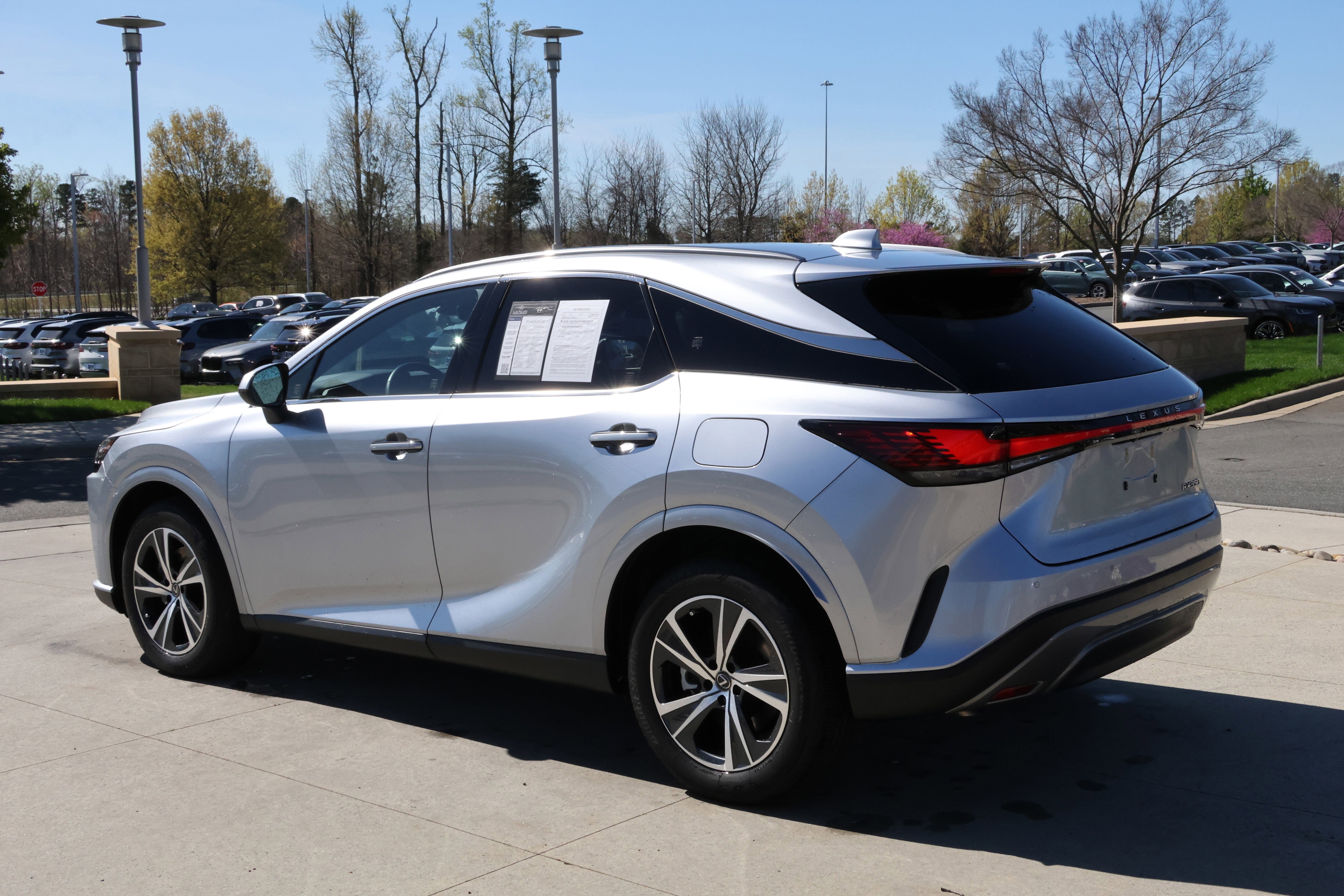 Used 2025 Lexus RX 350 Premium w/ Accessory Package (Z1) image 7