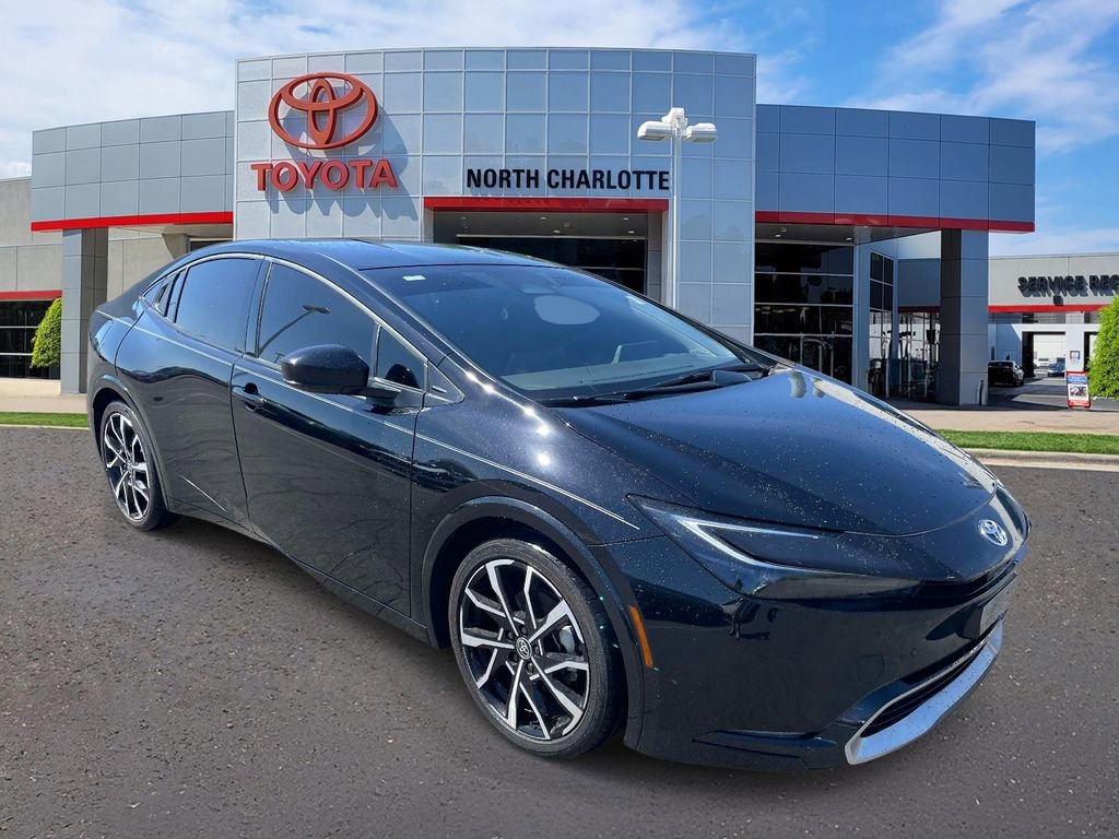 Used 2025 Toyota Prius Plug-In Hybrid image 1