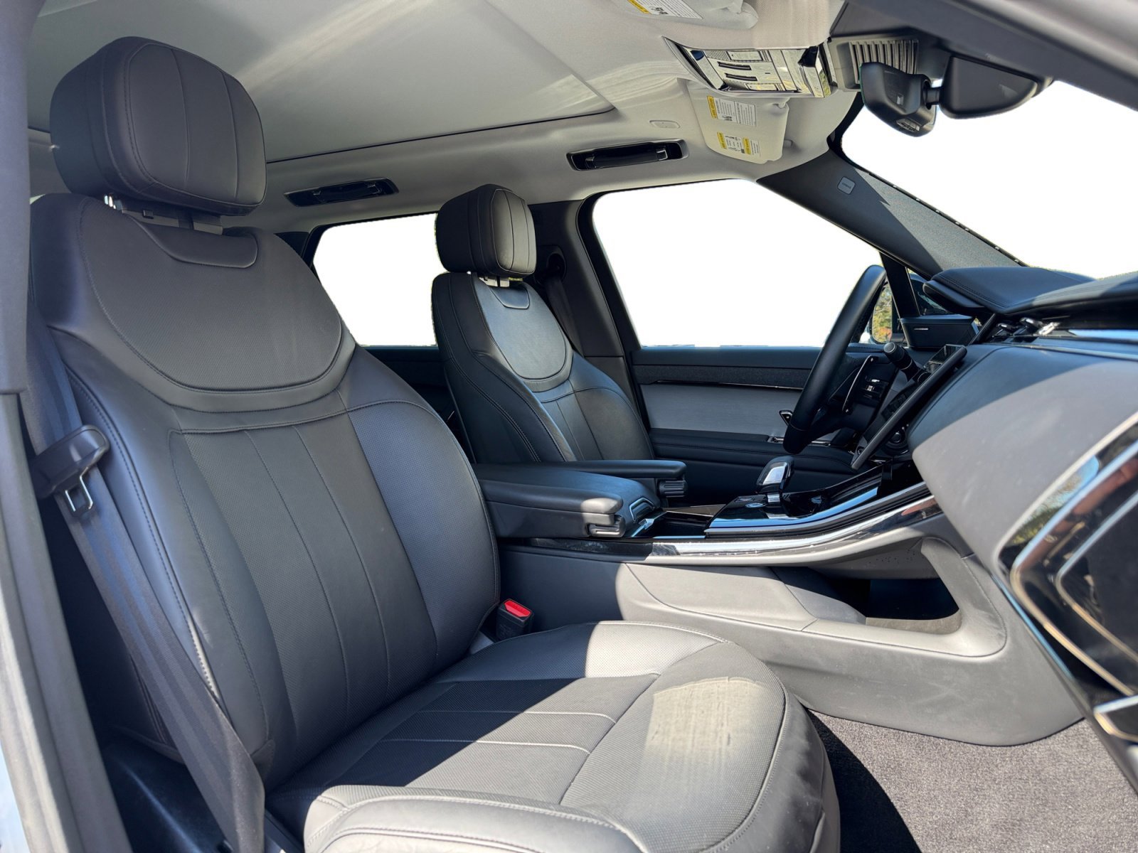 Used 2024 Land Rover Range Rover Sport SE image 22