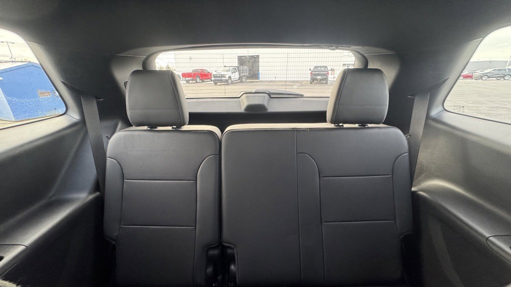 Used 2023 Chevrolet Traverse Premier image 32