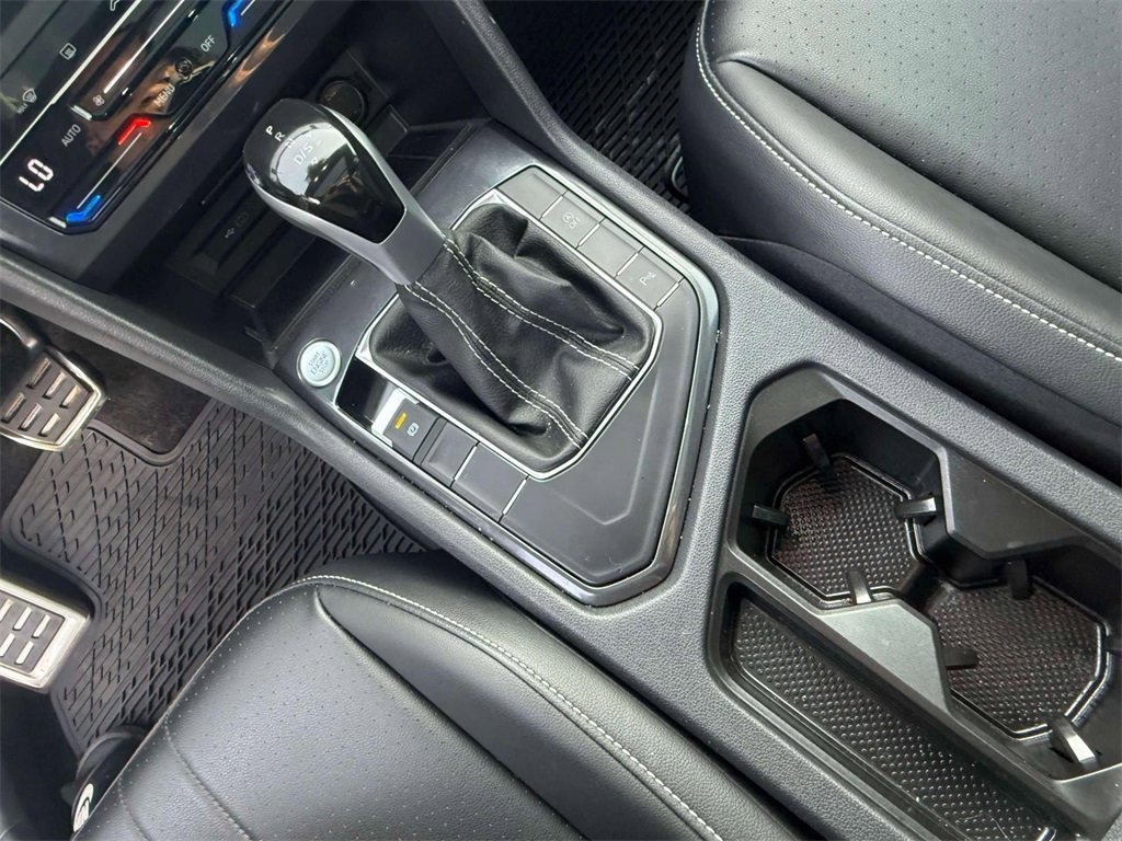 Certified 2024 Volkswagen Tiguan SE R-Line image 23