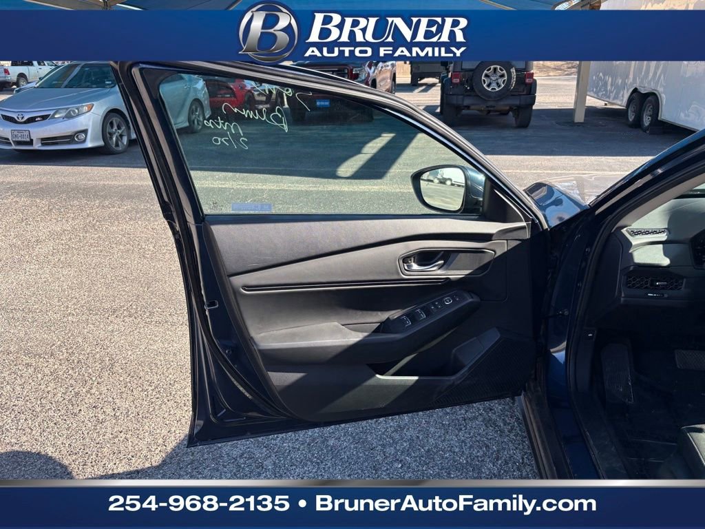 Used 2023 Honda Accord EX image 7