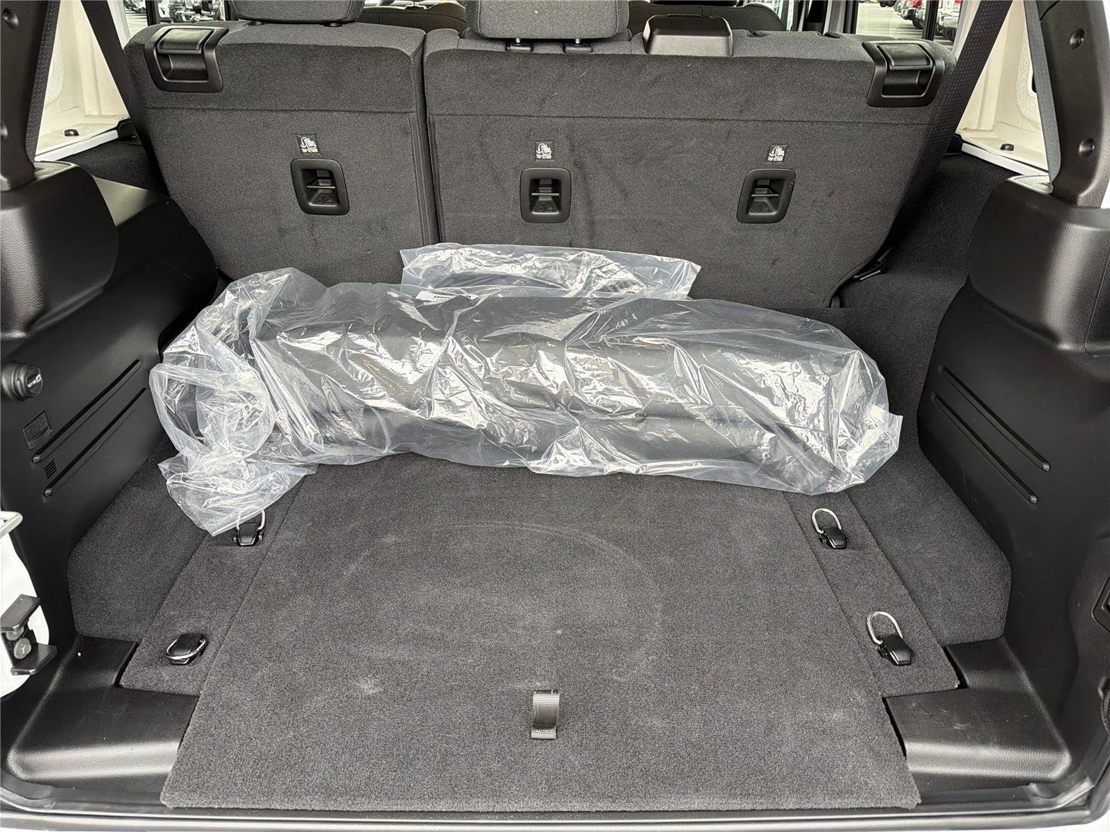 Used 2025 Jeep Wrangler Sahara w/ Safety Group image 19