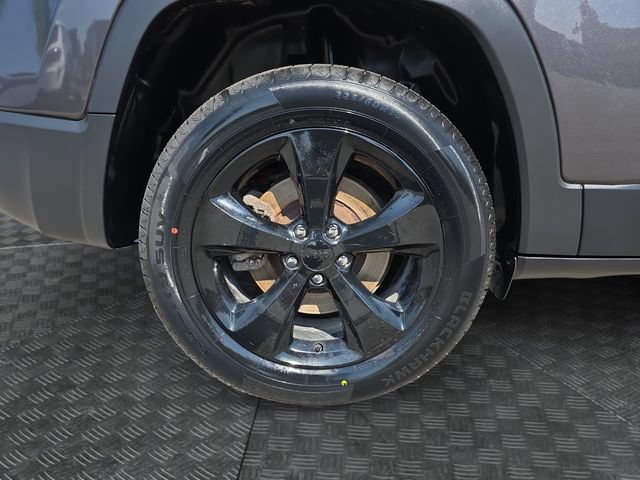 Used 2020 Jeep Cherokee Latitude Plus AWD/4WD image 36