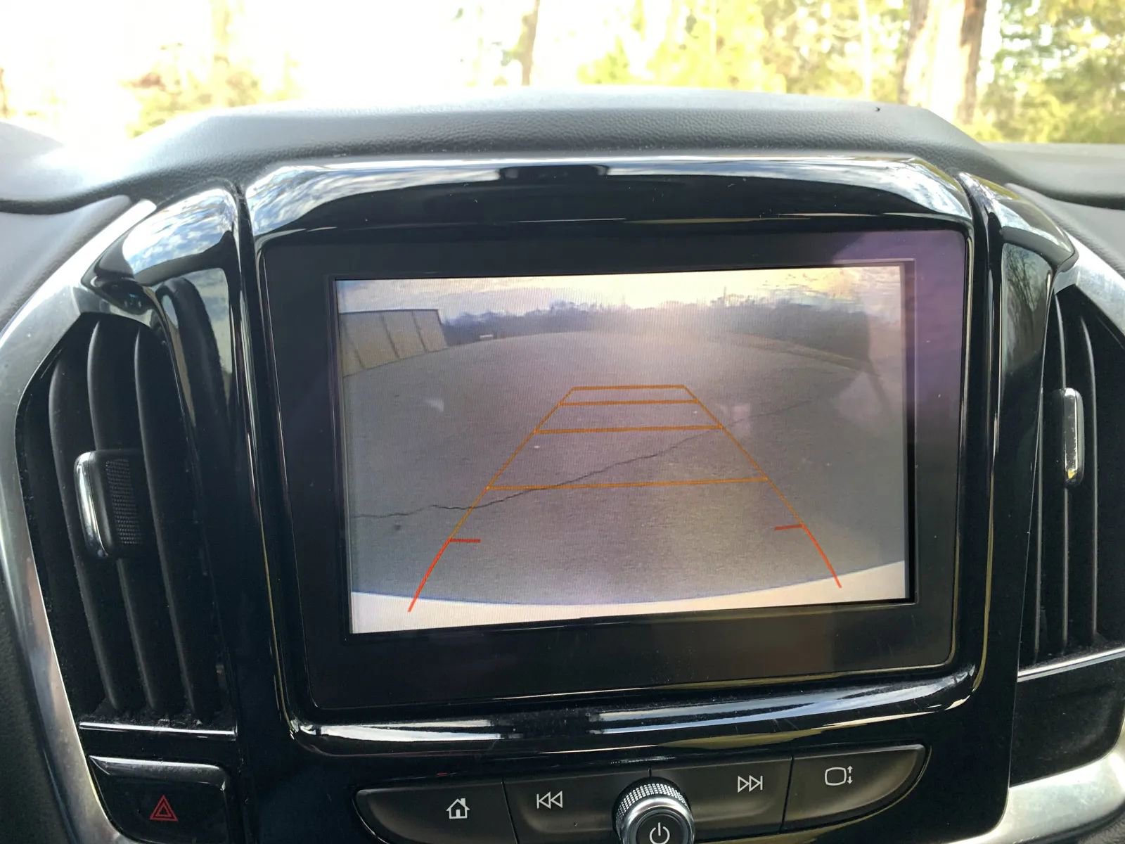 Used 2019 Chevrolet Traverse LT FWD image 11