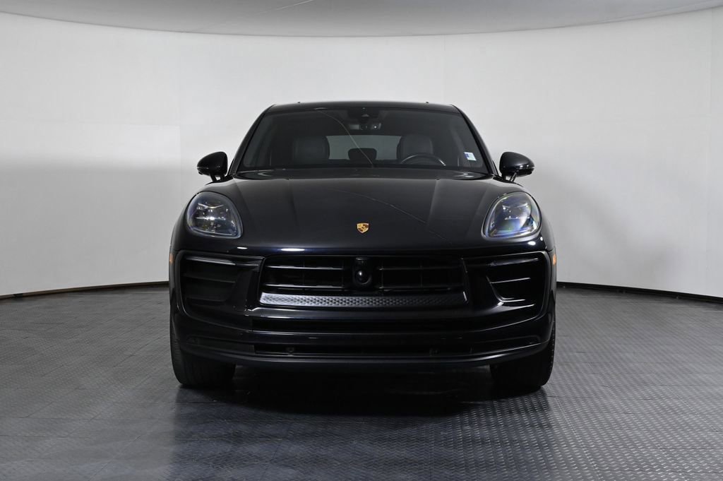 Certified 2023 Porsche Macan AWD/4WD image 10