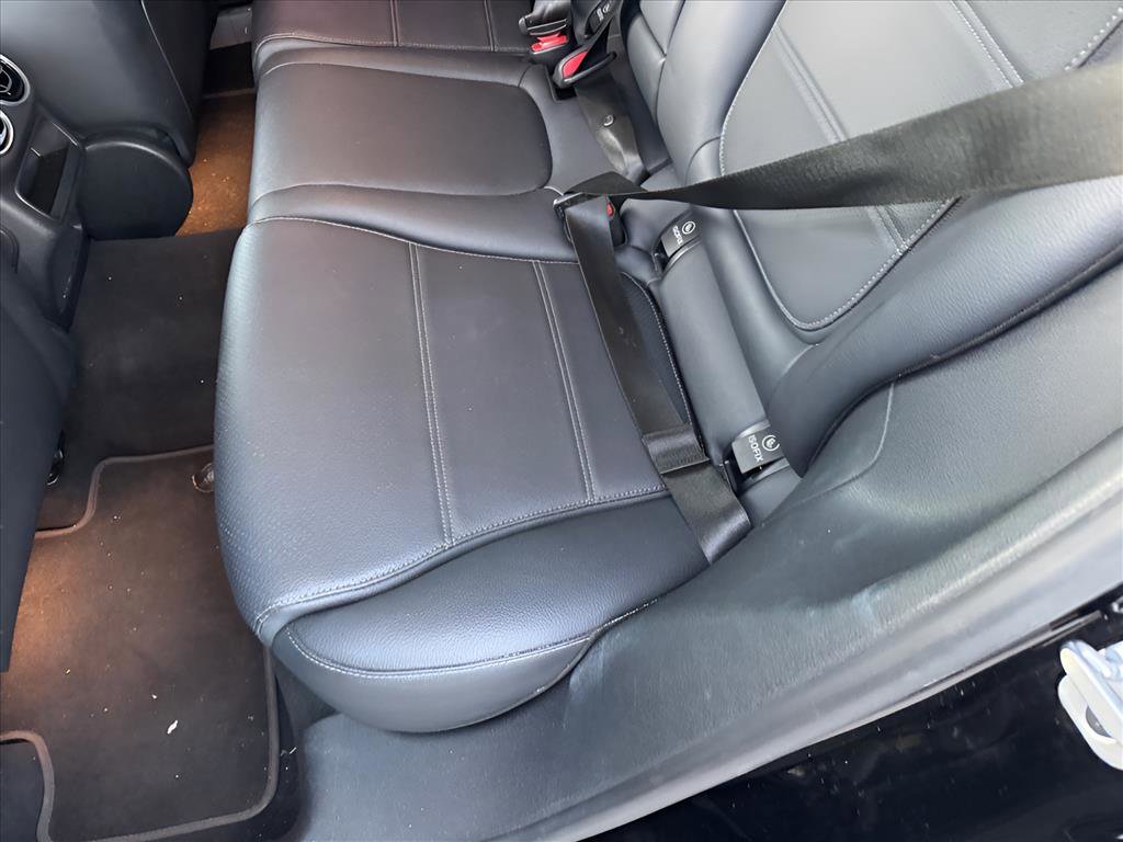 Used 2024 Mercedes-Benz GLC 300 4MATIC image 11