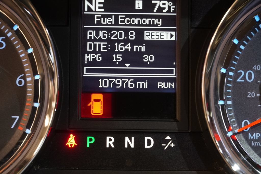 Used 2014 Chrysler Town & Country Touring-L FWD image 4