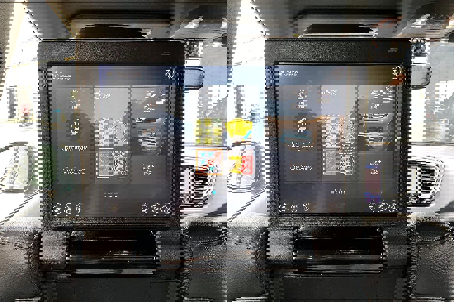 Used 2020 Chrysler Pacifica Touring-L Plus image 32