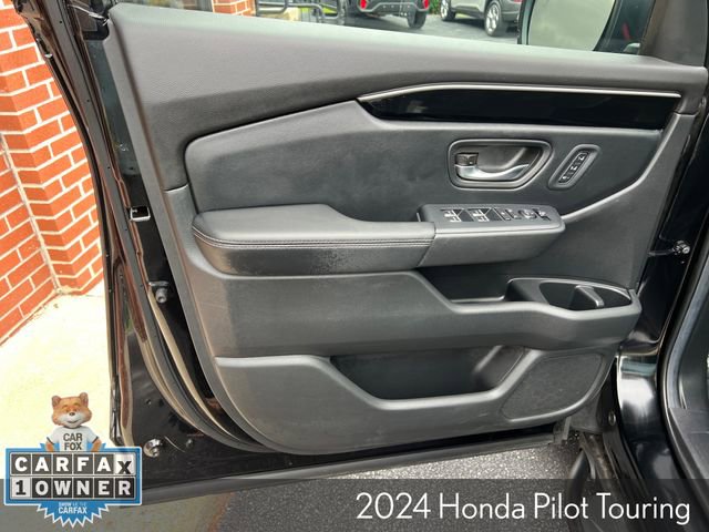Used 2024 Honda Pilot Touring image 9