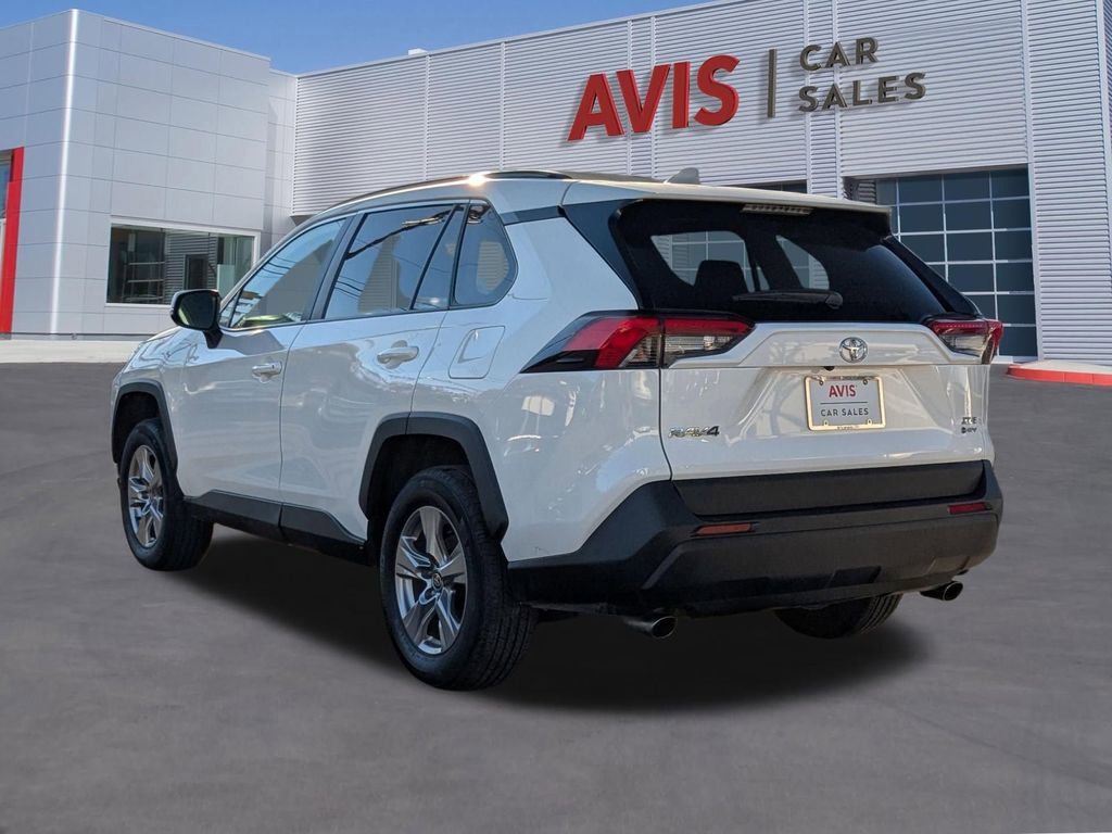 Used 2025 Toyota RAV4 XLE image 3