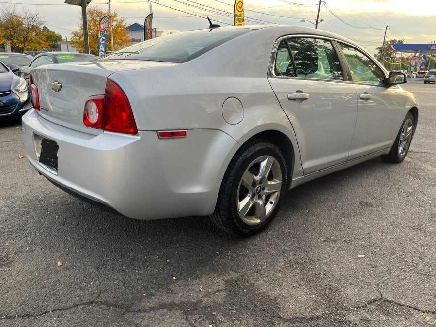 Used 2010 Chevrolet Malibu LT w/ Power Convenience Package FWD image 4