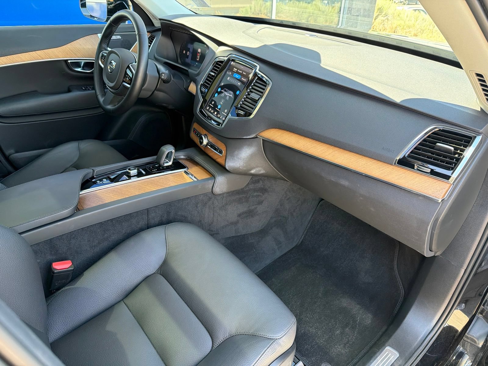 Used 2025 Volvo XC90 B6 Plus AWD/4WD image 27