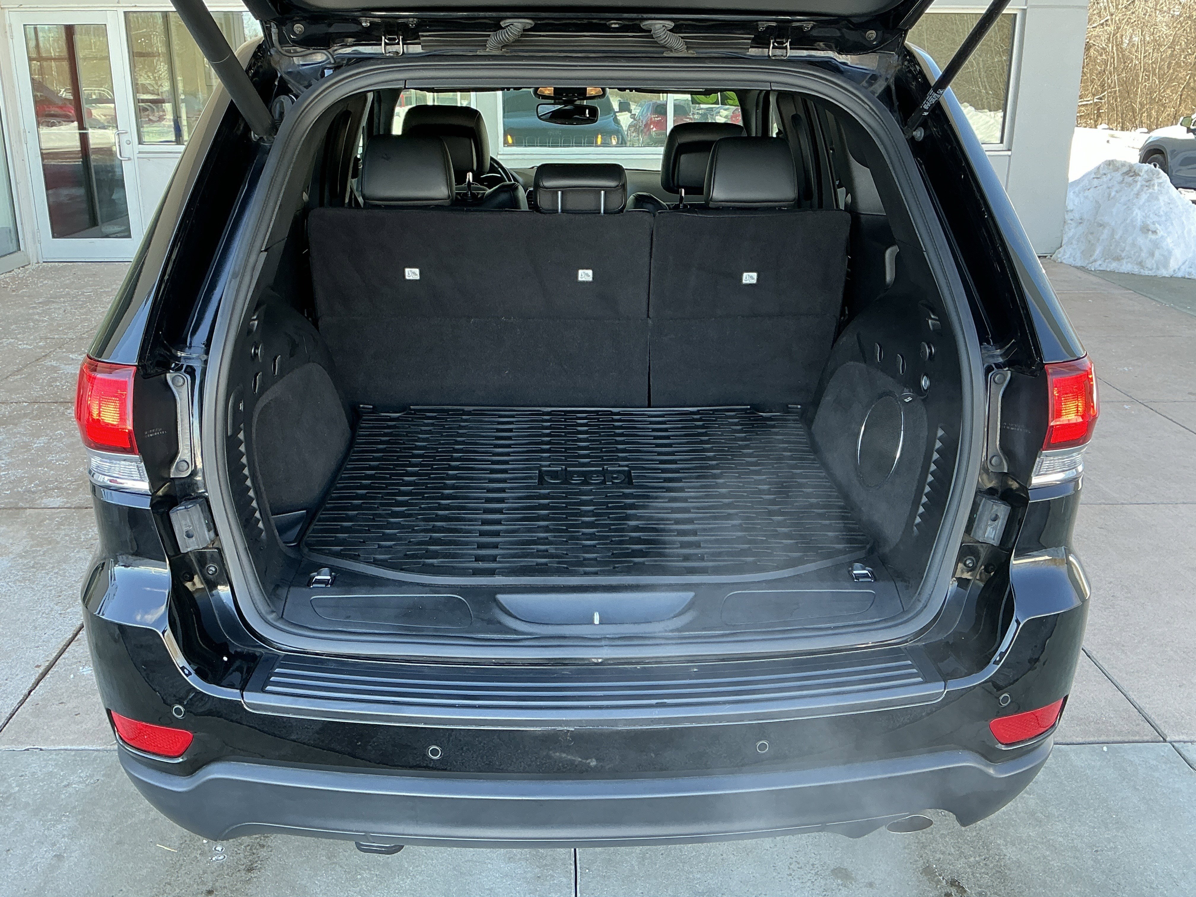 Used 2020 Jeep Grand Cherokee Laredo w/ Quick Order Package 2BN North image 24